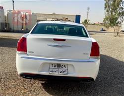 کرایسلەر 300